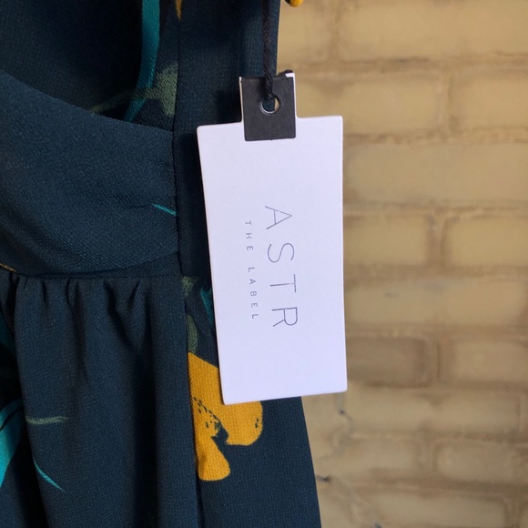 Astr Asymmetrical Floral Dress Dark Green Size S - Picture 6 of 8